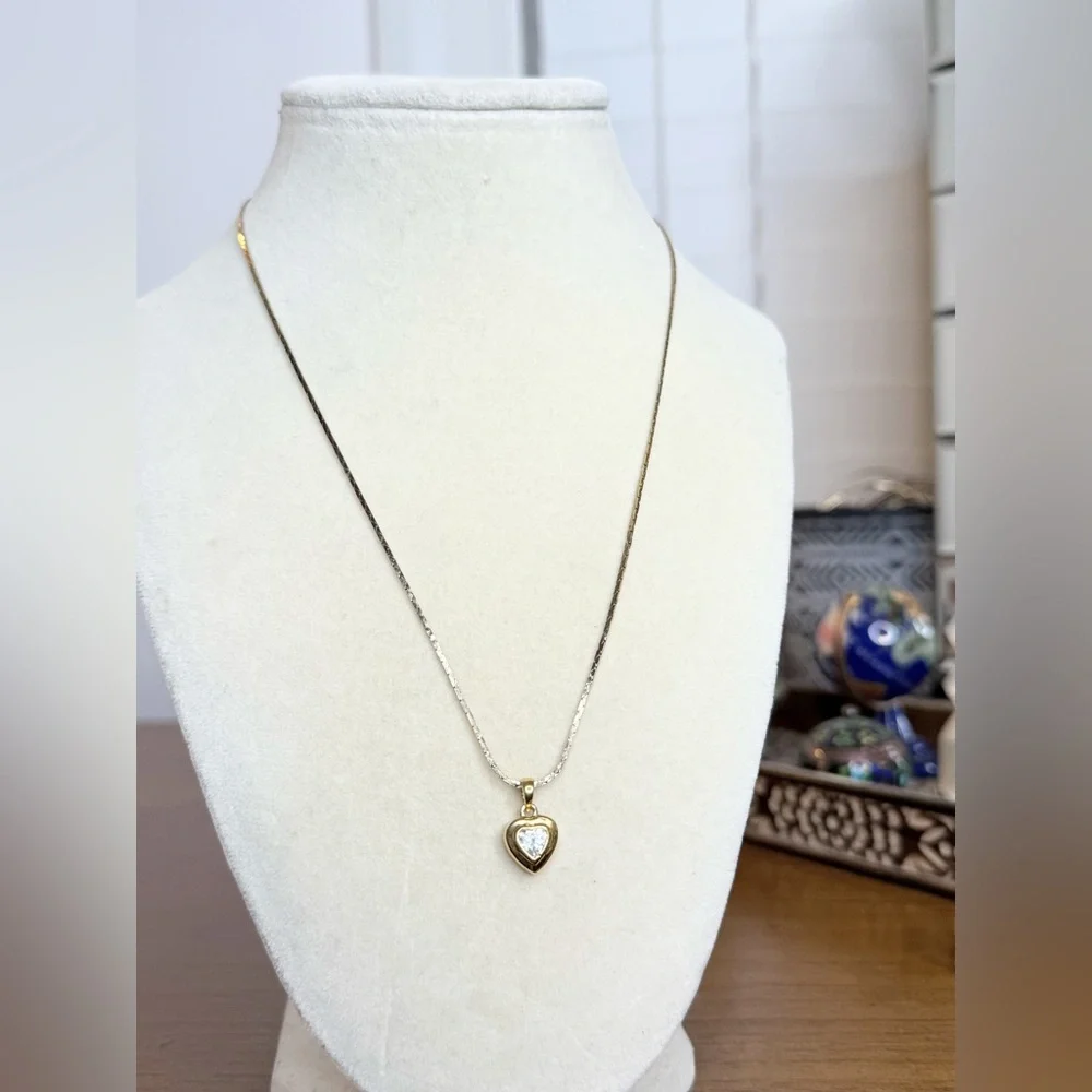 Vintage Gold Tone Heart Pendant Necklace with Clear Faceted Stone on Chain - Picture 8 of 10